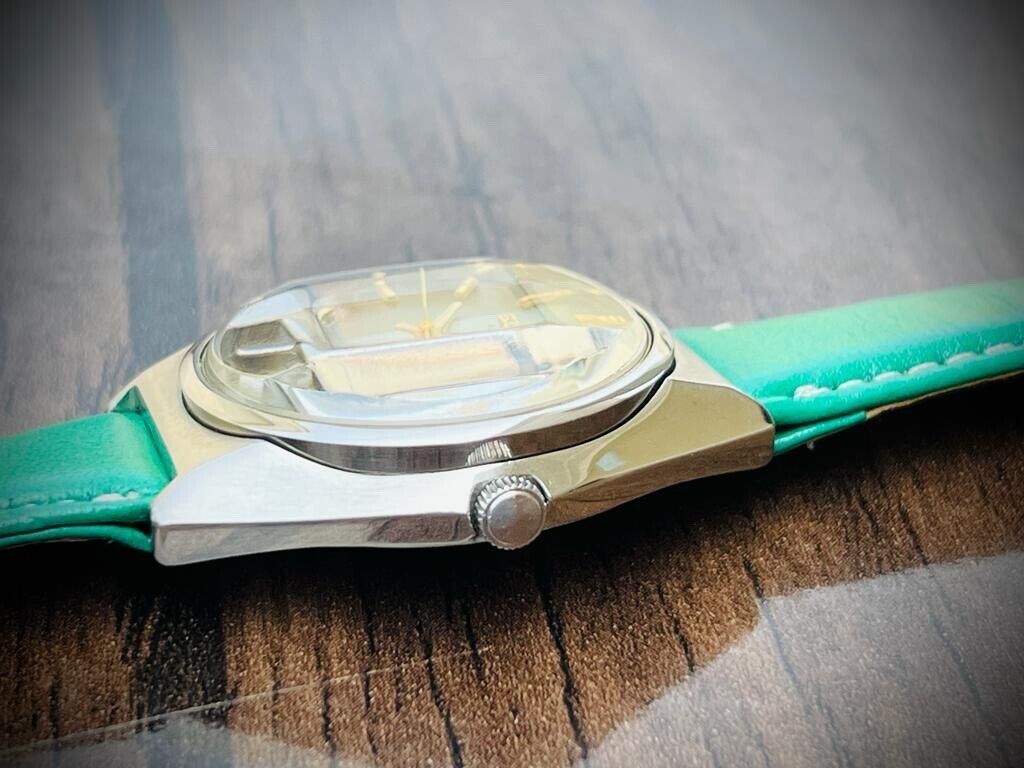 Vintage Seiko LM Eye Catching Green Dial Automatic 5606-7310 Mens Watch 37mm - Grab A Watch Co