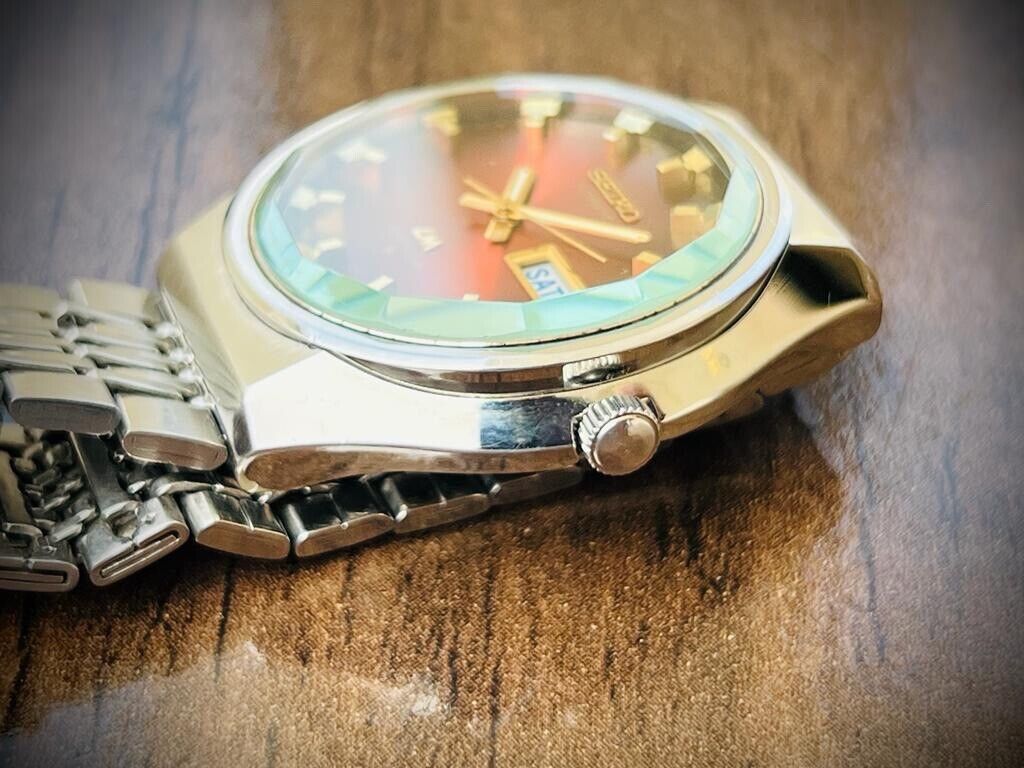 Vintage Seiko LM Red Dial 23 Jewels Automatic 5606-7320 Mens Watch 36mm, RARE - Grab A Watch Co