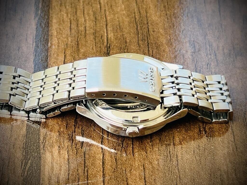 Vintage Seiko LM Red Dial 23 Jewels Automatic 5606-7320 Mens Watch 36mm, RARE - Grab A Watch Co