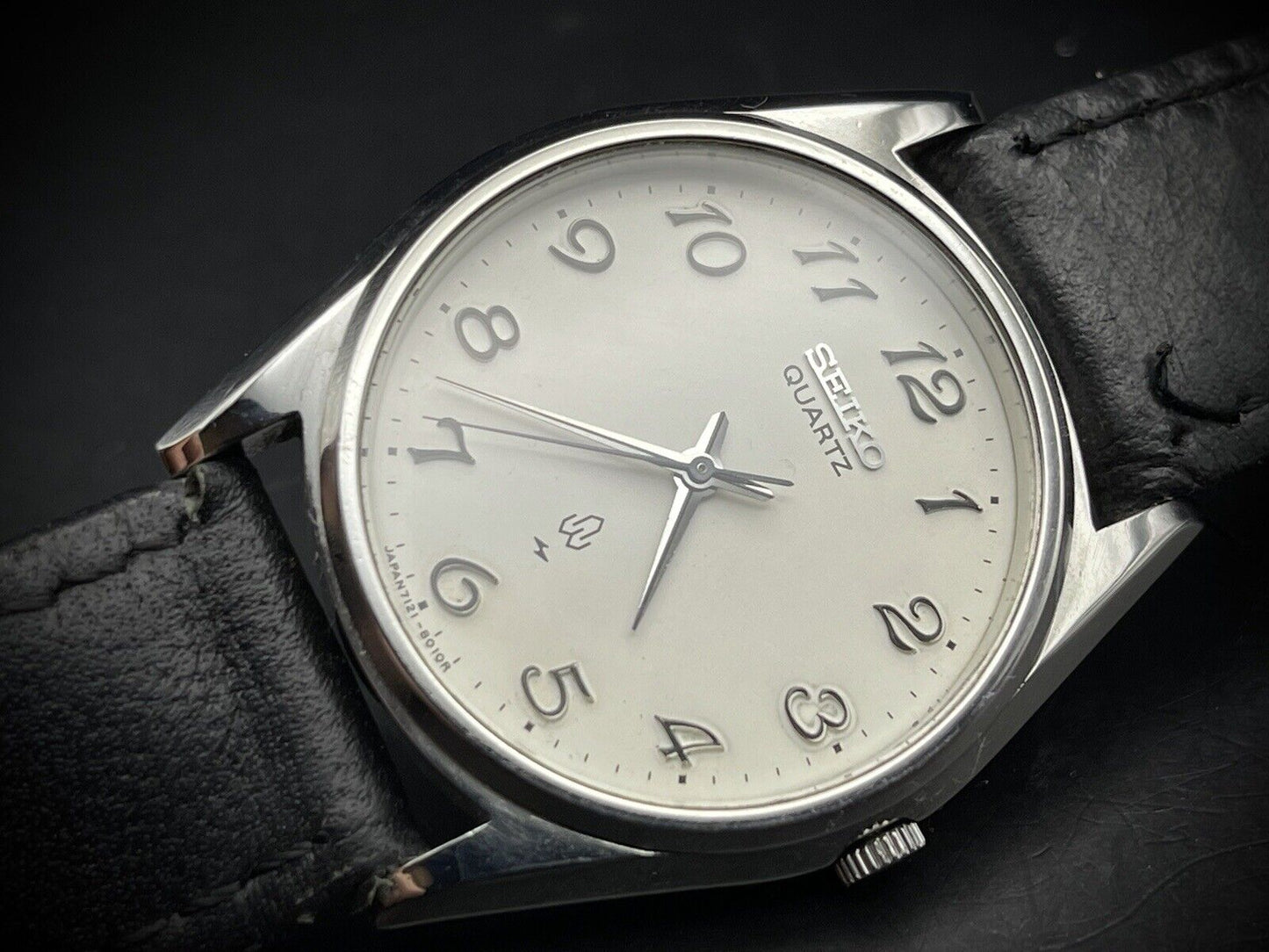 Vintage Seiko Quartz Slim 7121-8000 36mm Gents Watch, Japan - Grab A Watch Co
