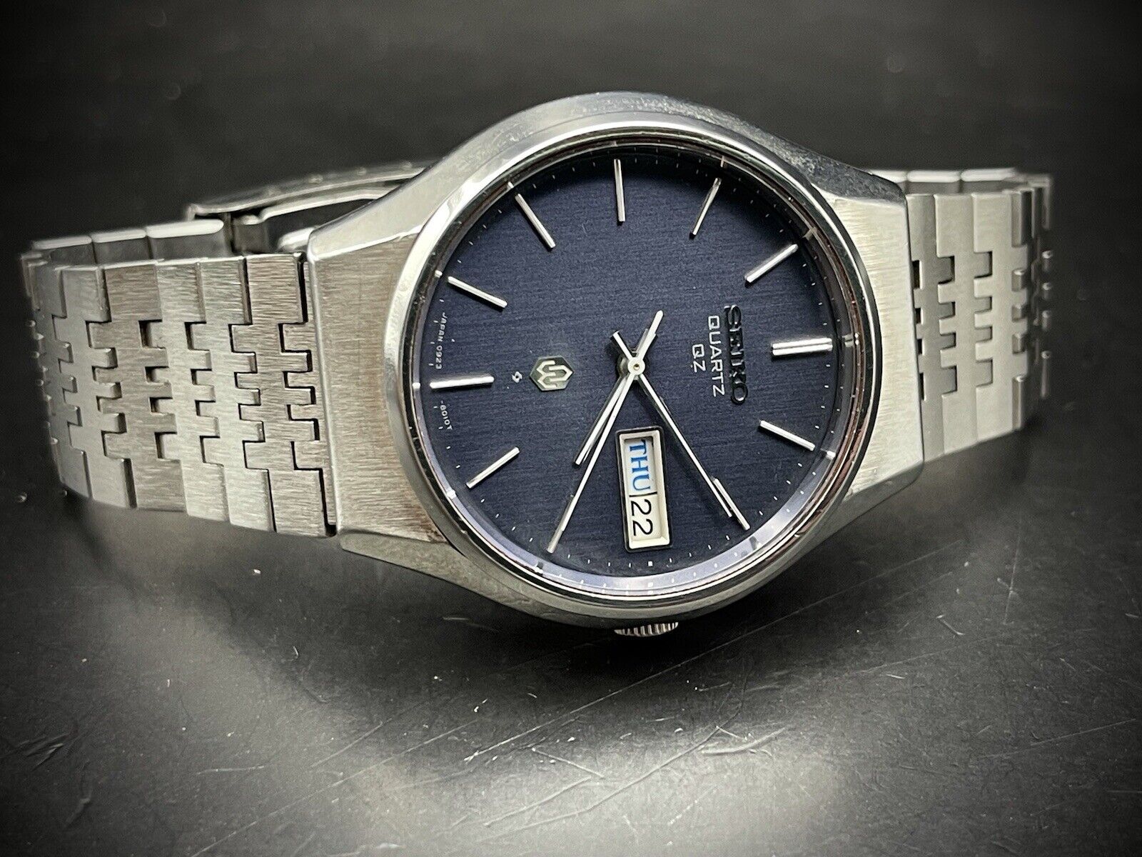 Vintage Seiko QZ Quartz 38mm 0923-8010 Gents Watch, Japan made - Grab A Watch Co