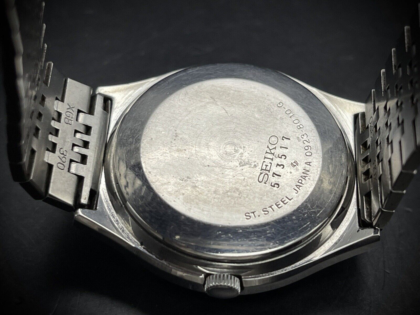 Vintage Seiko QZ Quartz 38mm 0923-8010 Gents Watch, Japan made - Grab A Watch Co