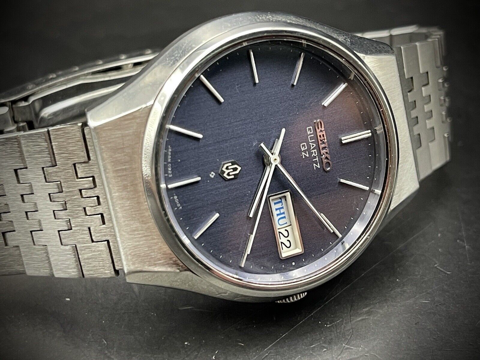 Vintage Seiko QZ Quartz 38mm 0923-8010 Gents Watch, Japan made - Grab A Watch Co