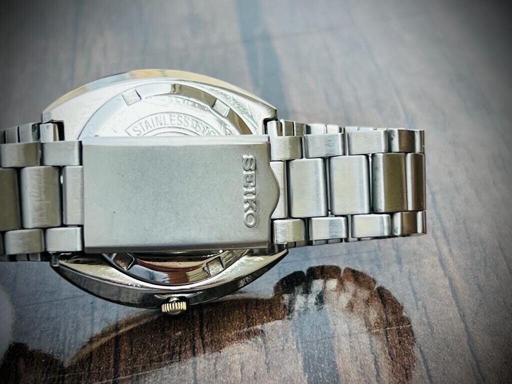 Vintage Seiko Rare Dial Automatic 39mm Mens Swiss Watch - Grab A Watch Co