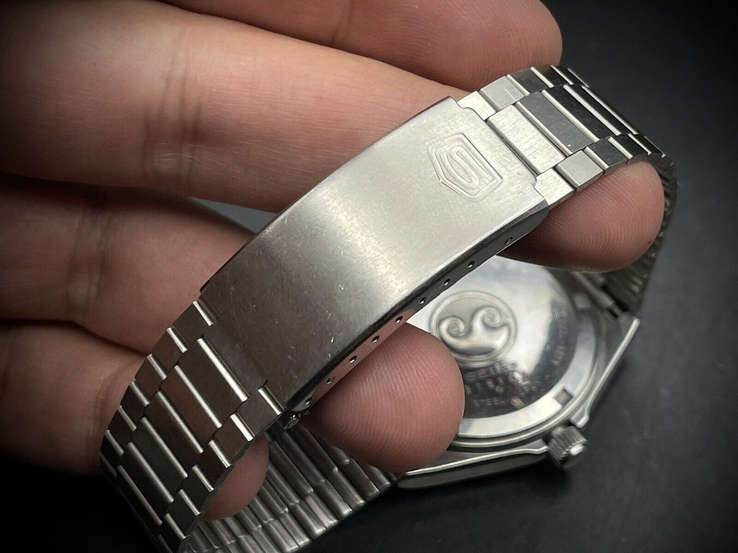 Vintage Seiko SilverWave 35mm Quartz Gents Watch, Japan made - Grab A Watch Co