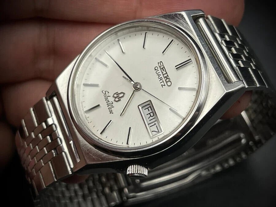 Vintage Seiko SilverWave Quartz 35mm Gents Watch, Japan made - Grab A Watch Co