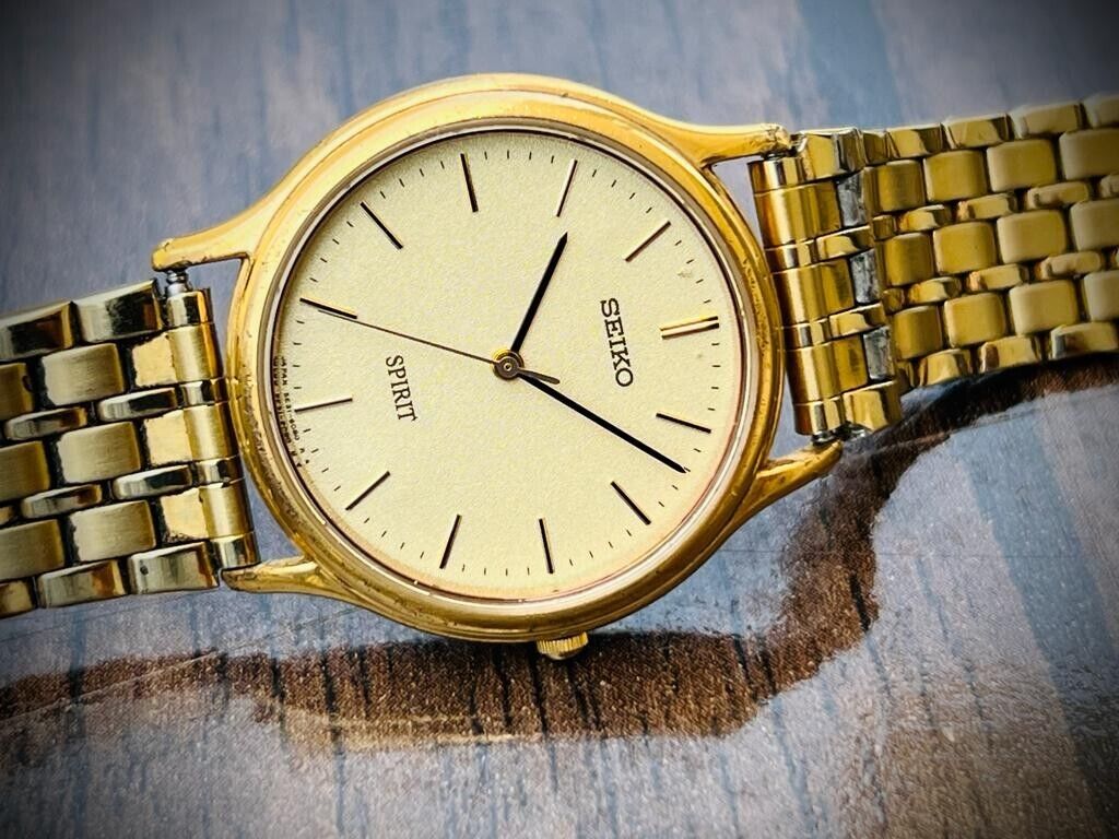 Vintage Seiko Spirit Quartz Day Date Slim Mens Watch, Japan 31mm 5E31-6040 - Grab A Watch Co