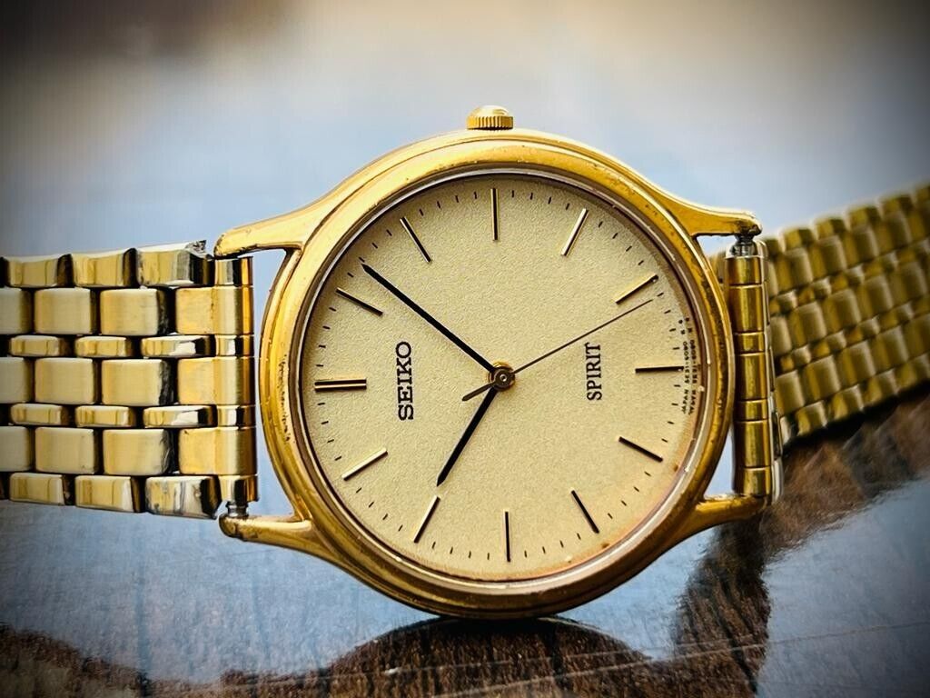 Vintage Seiko Spirit Quartz Day Date Slim Mens Watch, Japan 31mm 5E31-6040 - Grab A Watch Co