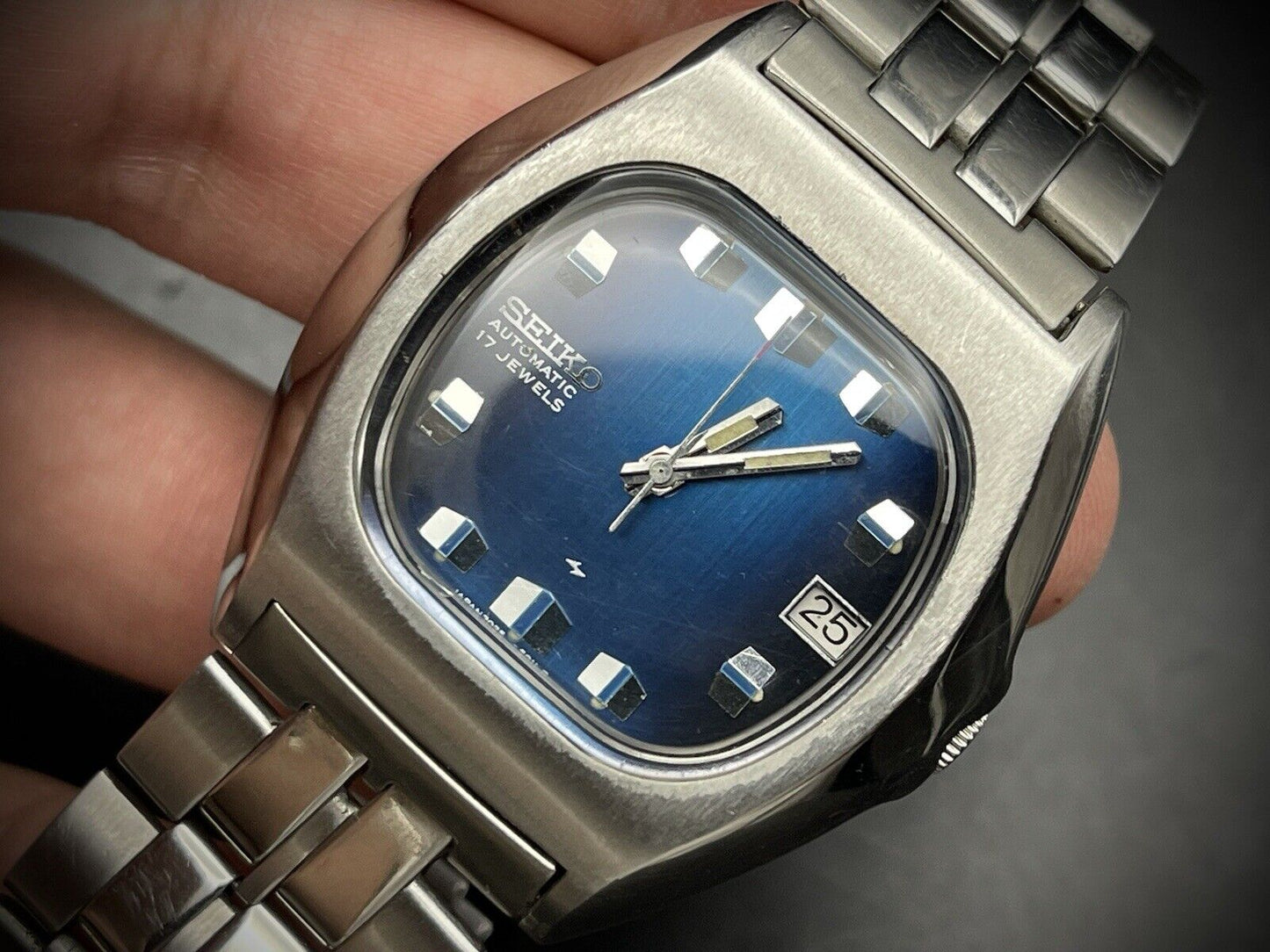 Vintage Seiko Stunning Blue Dial 38mm 7025-5010 Gents Watch, Japan Made - Grab A Watch Co
