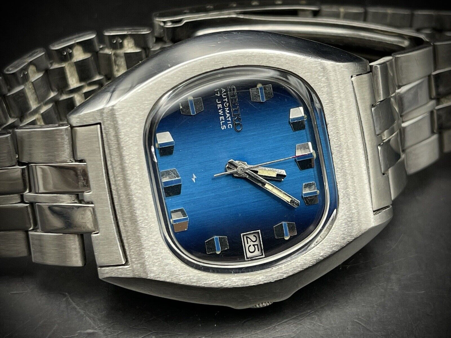 Vintage Seiko Stunning Blue Dial 38mm 7025-5010 Gents Watch, Japan Made - Grab A Watch Co