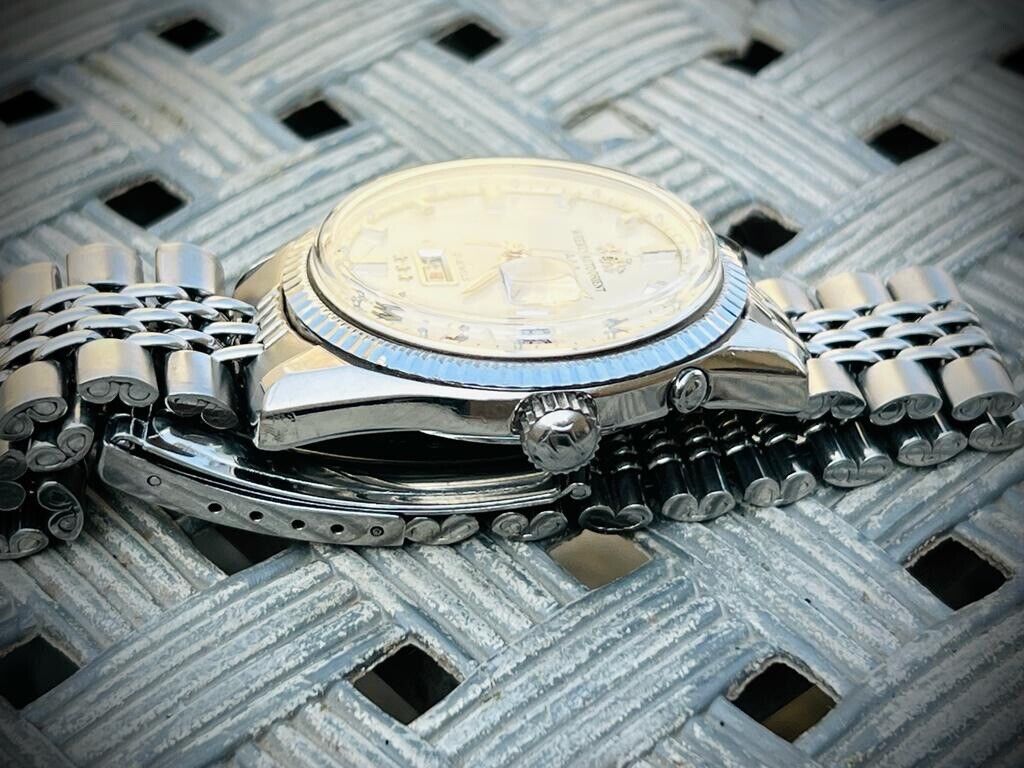 Vintage Weekly Auto Orient AAA 21 Jewels Automatic Beautiful Dial Gents Watch - Grab A Watch Co