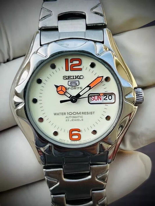 Vintage Seiko 5 Sports 100m 23 Jewels Lume Dial 7S36-00M0 Gents Watch 38mm UFO