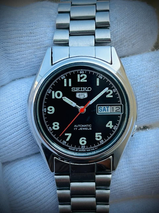 Vintage Seiko 5 Automatic 21 Jewels Black Dial 7009-6001 Mens Watch 36mm