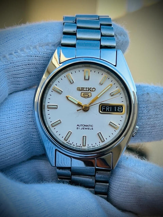 Vintage Seiko 5 Automatic White Dial 21 Jewels 7s26-6000 Japan 34mm