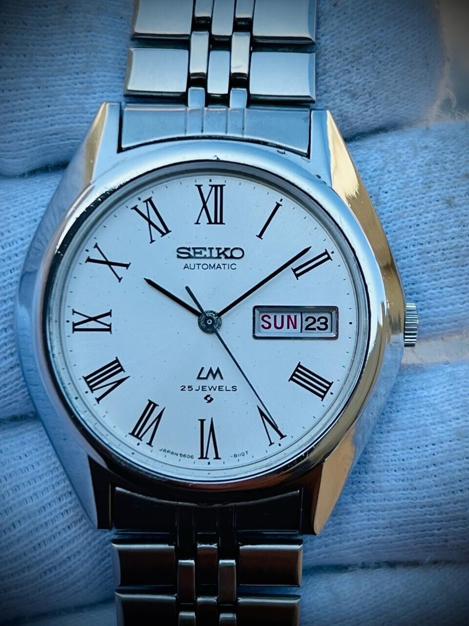 Vintage Seiko LM Automatic 25 Jewels Roman Dial 5606-8031 Mens Watch 38mm