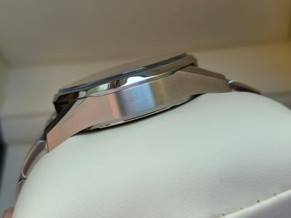 Tag Heuer Carrera Caliber 8 GMT WAR5010 Watch + Box Papers & Card 2014, Perfect