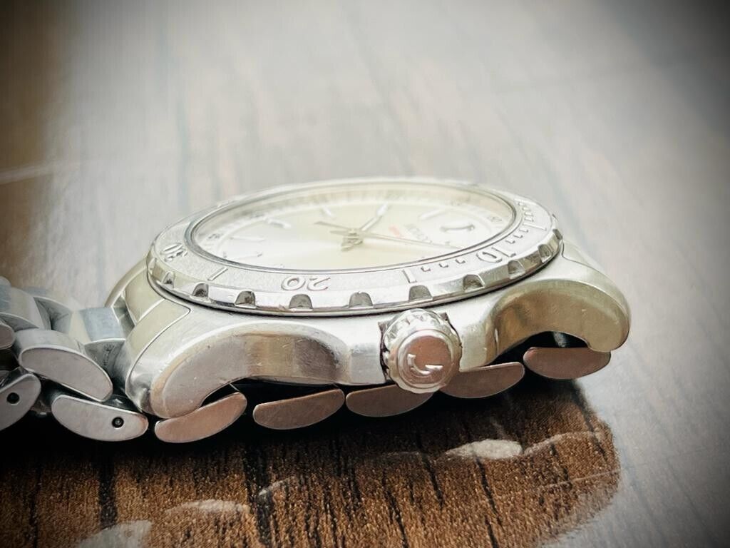 Movado Series 800 Quartz Mens Watch 44mm Swiss made , Perfect - Grab A Watch Co