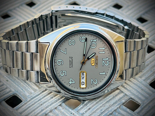 Seiko 5 Automatic 21 Jewels Grey Dial Ref:7S26-0550, Japan 36mm
