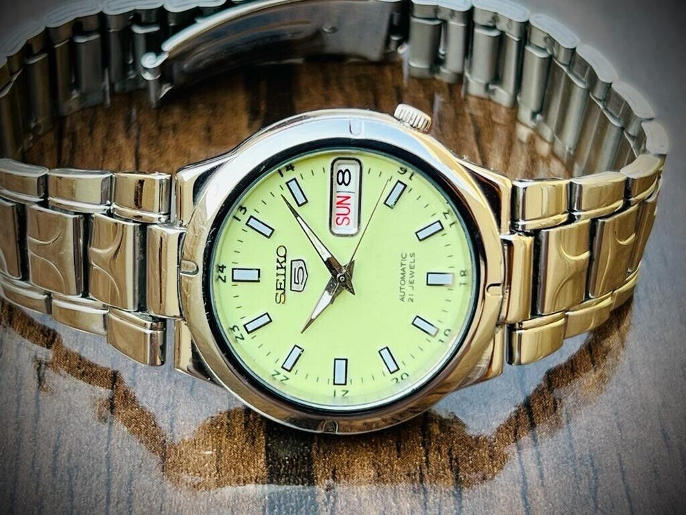 Seiko 5 Automatic 21 Jewels Radium Dial 7S26-01R0 Gents Watch Japan 35 ...