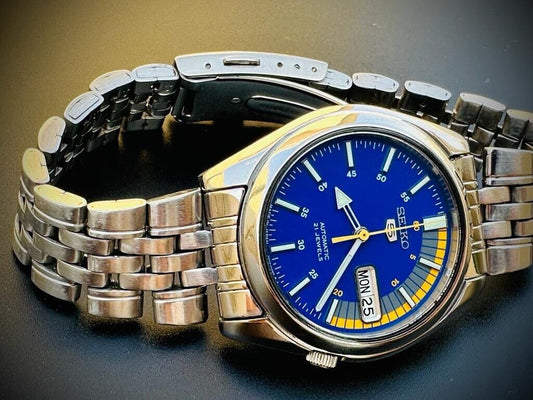 Seiko 5 Blue Racer Automatic 21 Jewels 38mm Ref: 7s26-01v0 Made in Japan