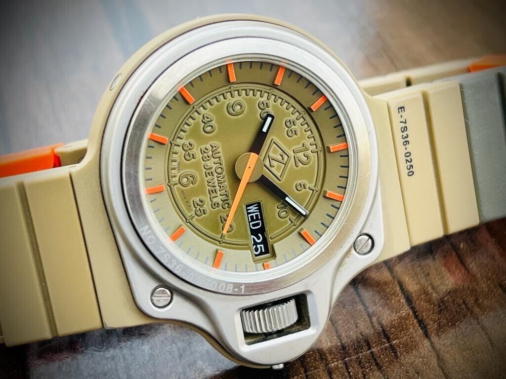 Seiko Cabane de Zucca Dashboard Giugiaro Rare JDM 7S36-0250 Mens Watch AWAQ005 - Grab A Watch Co