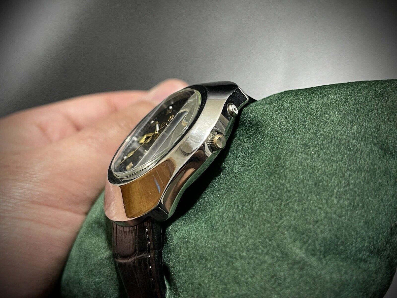 Vintage Orient 3 Star Sapphire Glass Black Dial (Date) 40mm Gents Watch, Japan - Grab A Watch Co