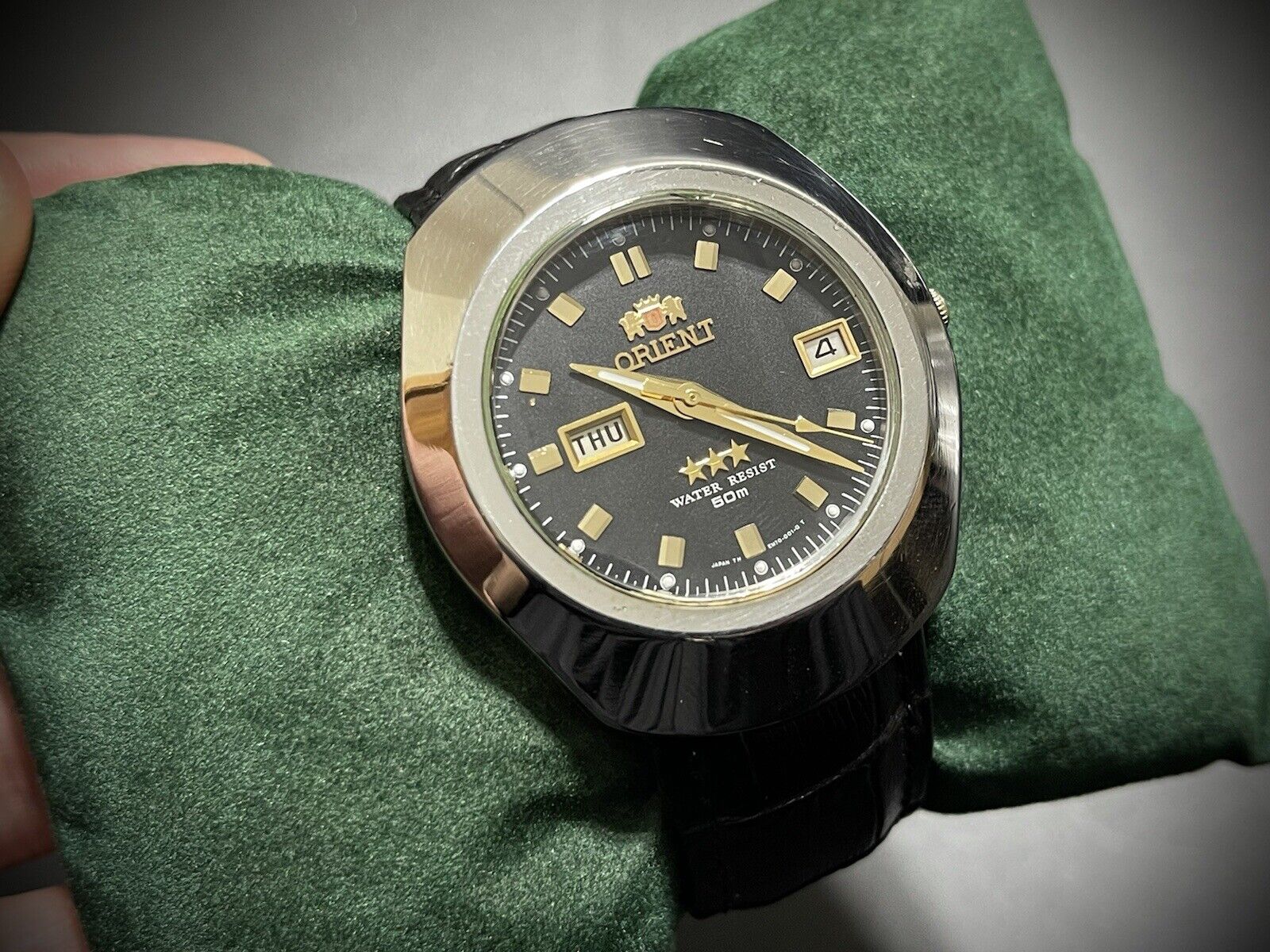 Vintage Orient 3 Star Sapphire Glass Black Dial (Date) 40mm Gents Watch, Japan - Grab A Watch Co