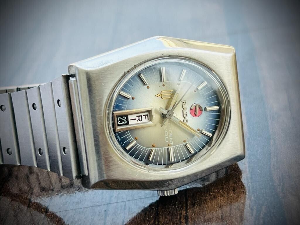 Vintage Rado Trident 200 Automatic Rectangle 33mm Gents Watch, Swiss Made - Grab A Watch Co