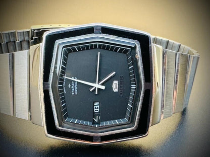 Vintage Seiko 5 Automatic 21 Jewels Black dial Ref:7019-5110 Made in Japan 36mm - Grab A Watch Co