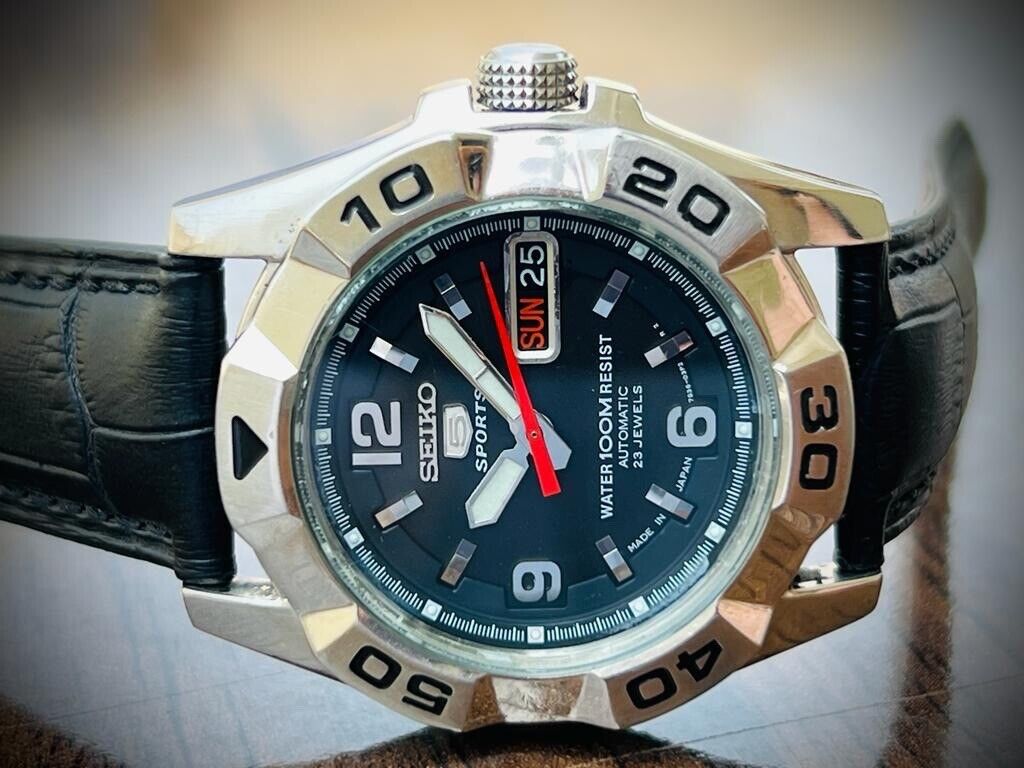 Vintage Seiko 5 Sports 100m 23 Jewels 7S36 Gents Watch, Japan made 41mm - Grab A Watch Co