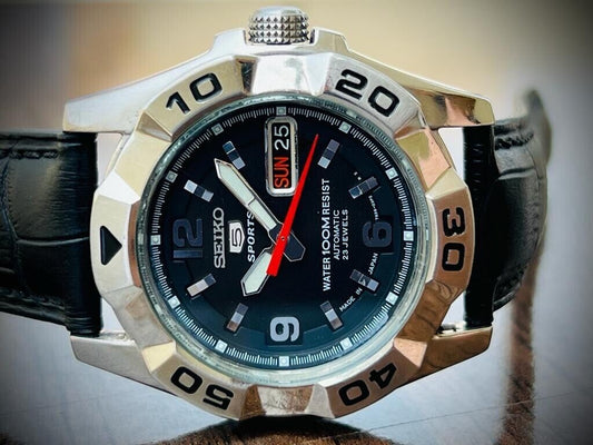 Vintage Seiko 5 Sports 100m 23 Jewels 7S36 Gents Watch, Japan made 41mm - Grab A Watch Co