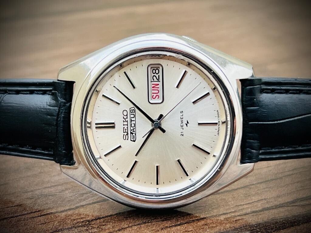 Vintage Seiko Actus 21 Jewels Silver Dial Automatic 7019-7060 Japan 38mm - Grab A Watch Co