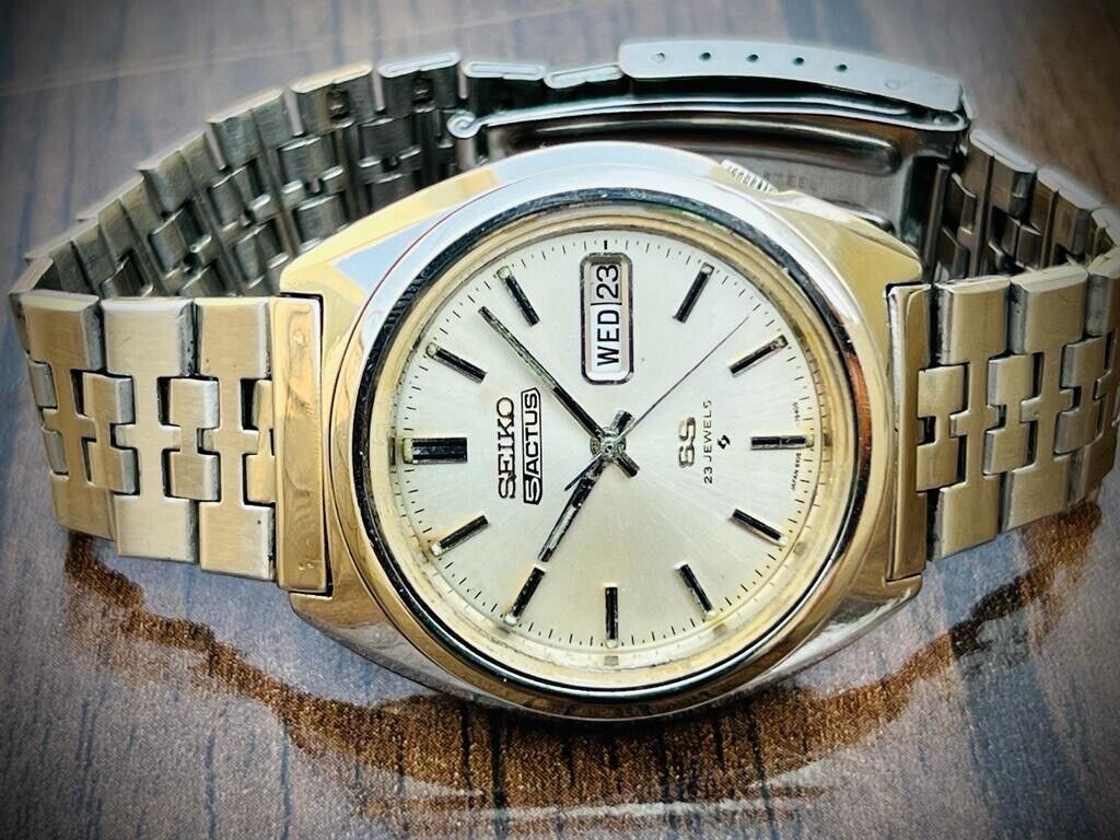 Vintage Seiko Actus 23 Jewels Silver Dial Automatic 6106-7520 Japan 38mm - Grab A Watch Co