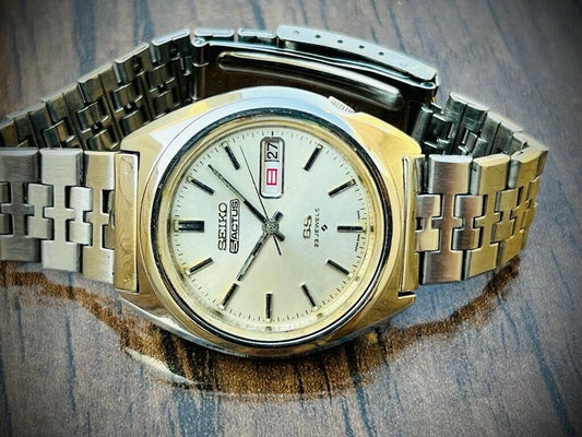 Vintage Seiko Actus 23 Jewels Silver Dial Automatic 6106-7520 Japan 38mm - Grab A Watch Co