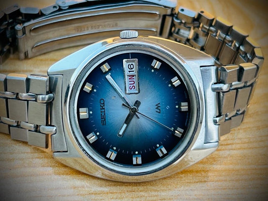 Vintage Seiko LM 23 Jewels Blue Dial 5606-7230 Automatic Mens Watch, 36mm - Grab A Watch Co