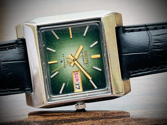 Vintage Seiko LM 23 Jewels Green Dial 5606-5160 Automatic Mens Watch, 35mm - Grab A Watch Co