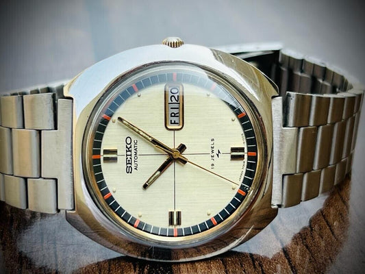 Vintage Seiko Rare Dial Automatic 39mm Mens Swiss Watch - Grab A Watch Co