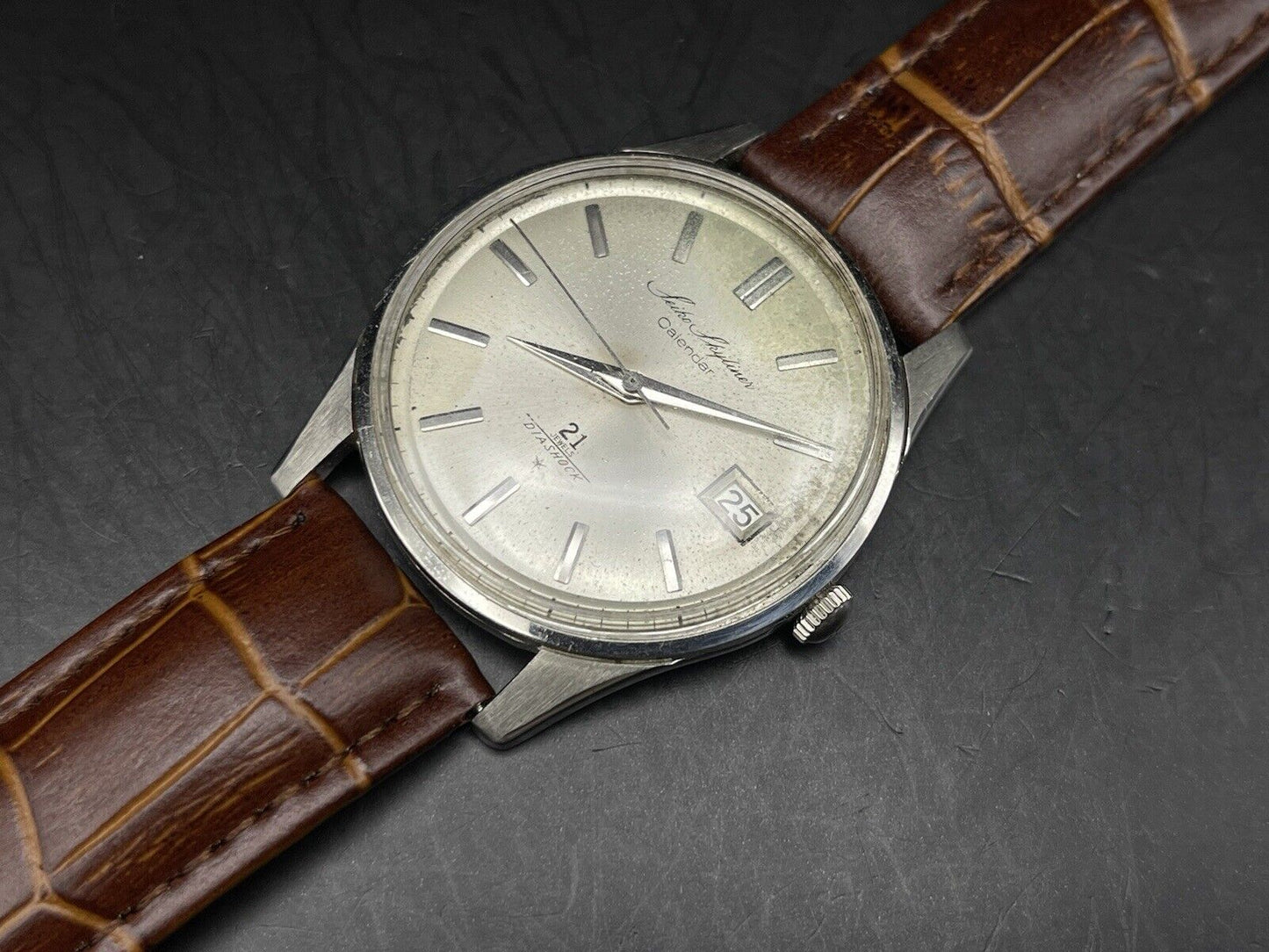 Vintage Seiko Skyliner Calendar 21 jewels Manual Wind Gents Watch, Japan Made - Grab A Watch Co