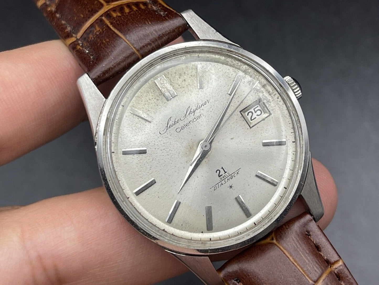 Vintage Seiko Skyliner Calendar 21 jewels Manual Wind Gents Watch, Japan Made - Grab A Watch Co