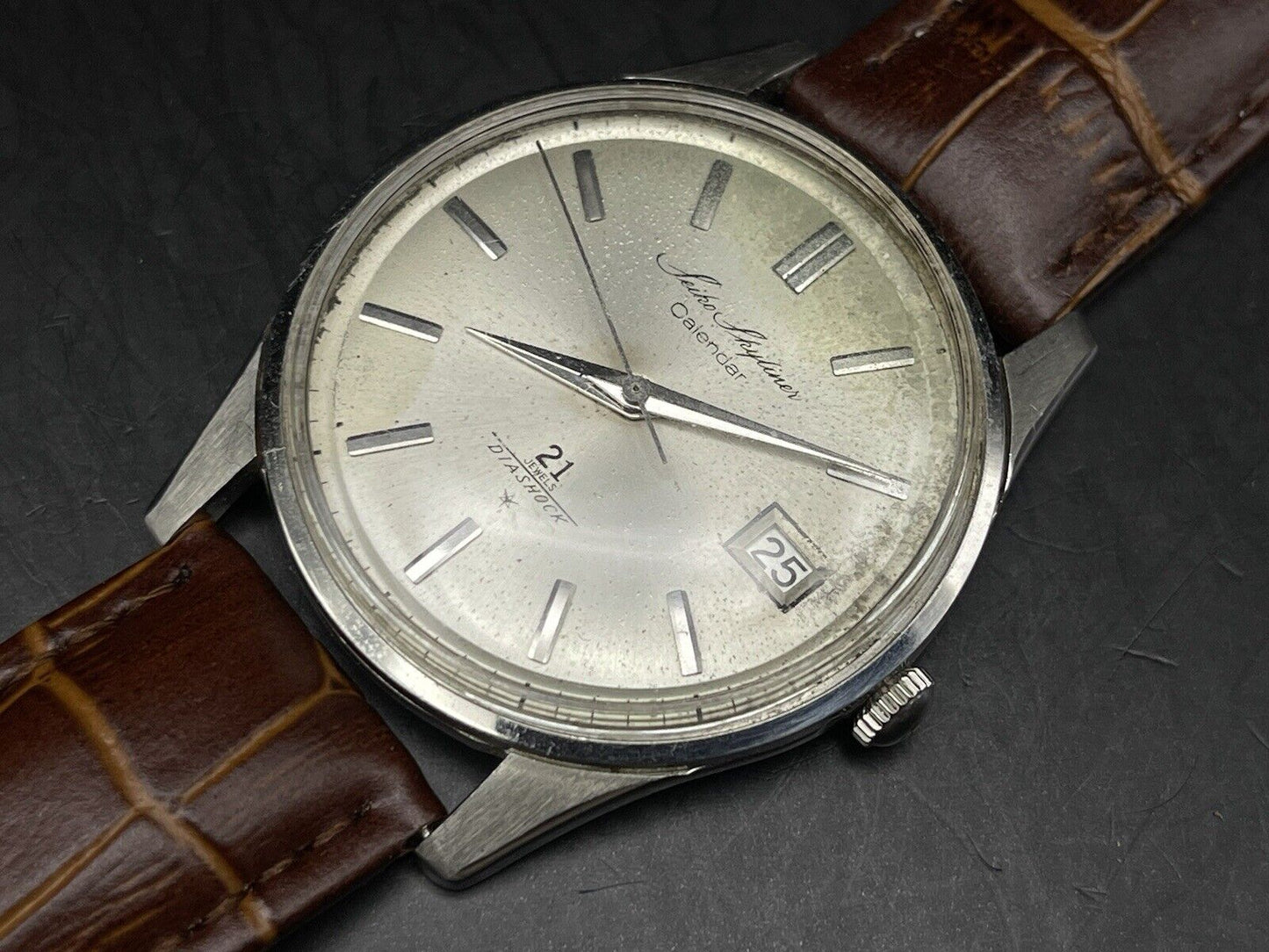 Vintage Seiko Skyliner Calendar 21 jewels Manual Wind Gents Watch, Japan Made - Grab A Watch Co