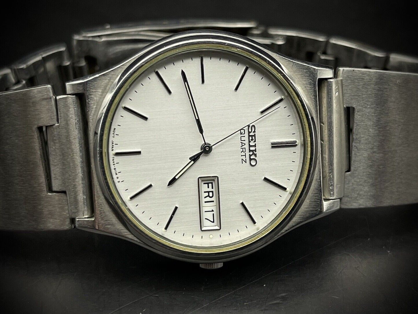 Vintage Seiko Slim 35mm Quartz Gents Watch, Japan made - Grab A Watch Co