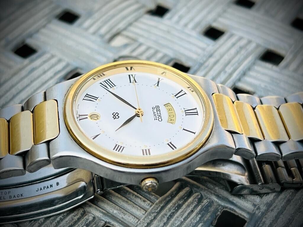 Vintage Seiko SQ Quartz White Dial 2/Tone Gents Watch, 5Y23-8150, Japan Perfect - Grab A Watch Co