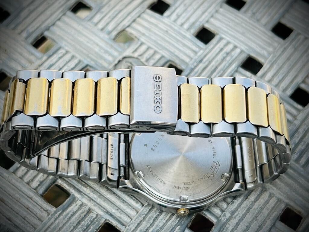 Vintage Seiko SQ Quartz White Dial 2/Tone Gents Watch, 5Y23-8150, Japan Perfect - Grab A Watch Co